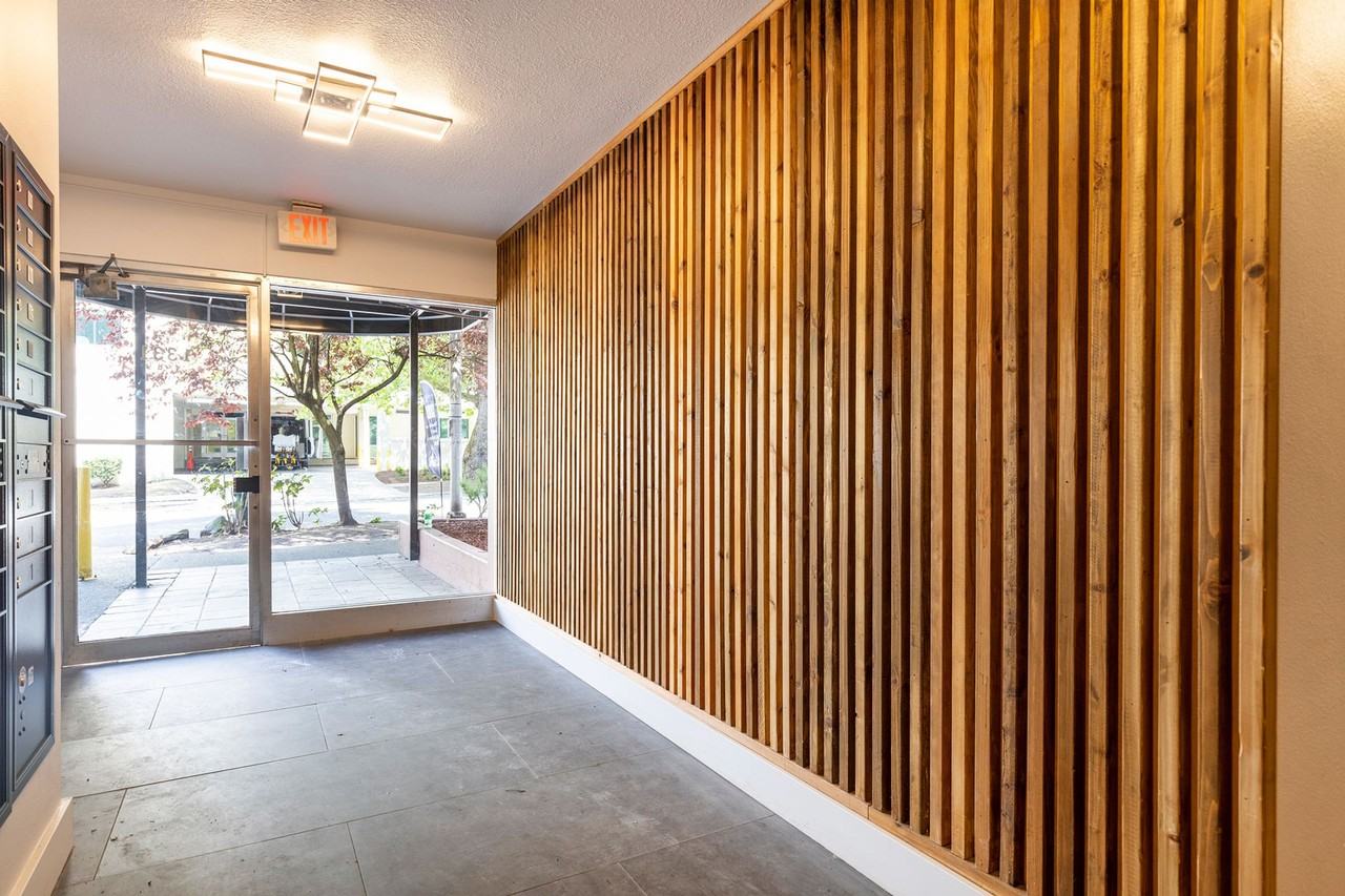 The Willis Apartments - Photo 2 of 8