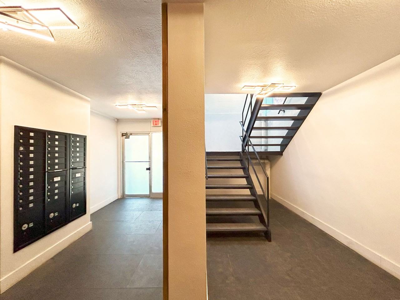 The Willis Apartments - Photo 5 of 8