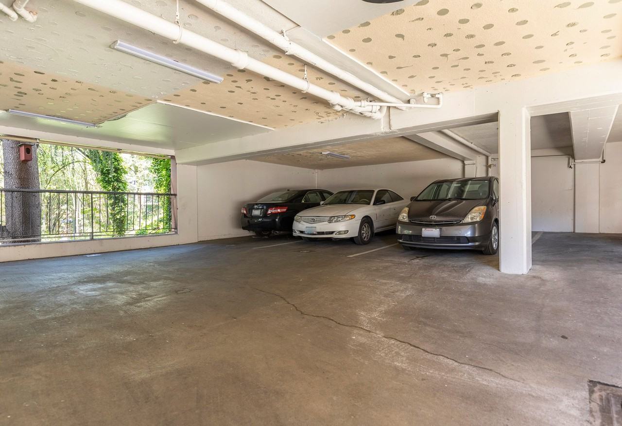 The Willis Apartments - Photo 7 of 8
