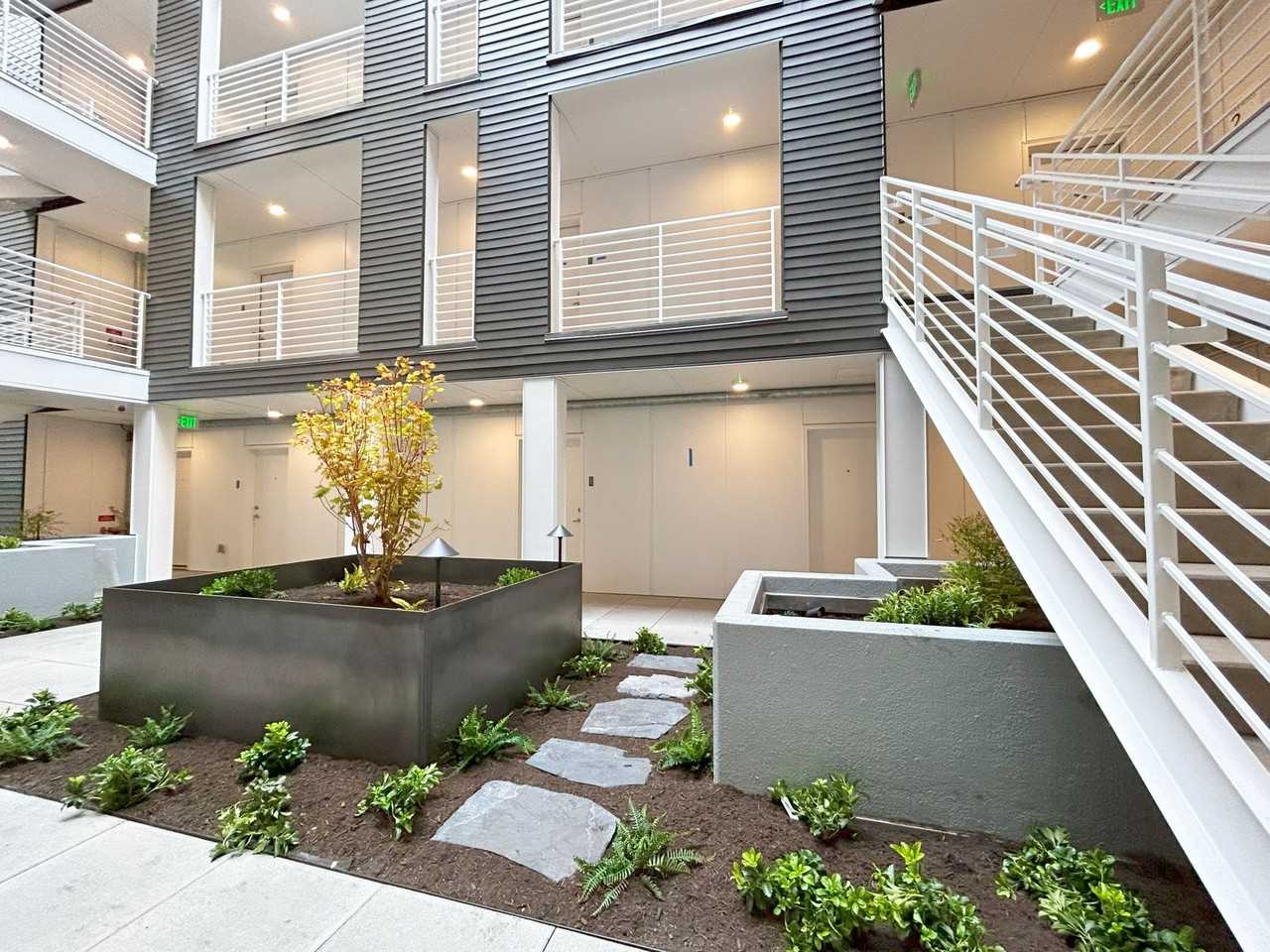 Vue on Harvard - Photo 7 of 45