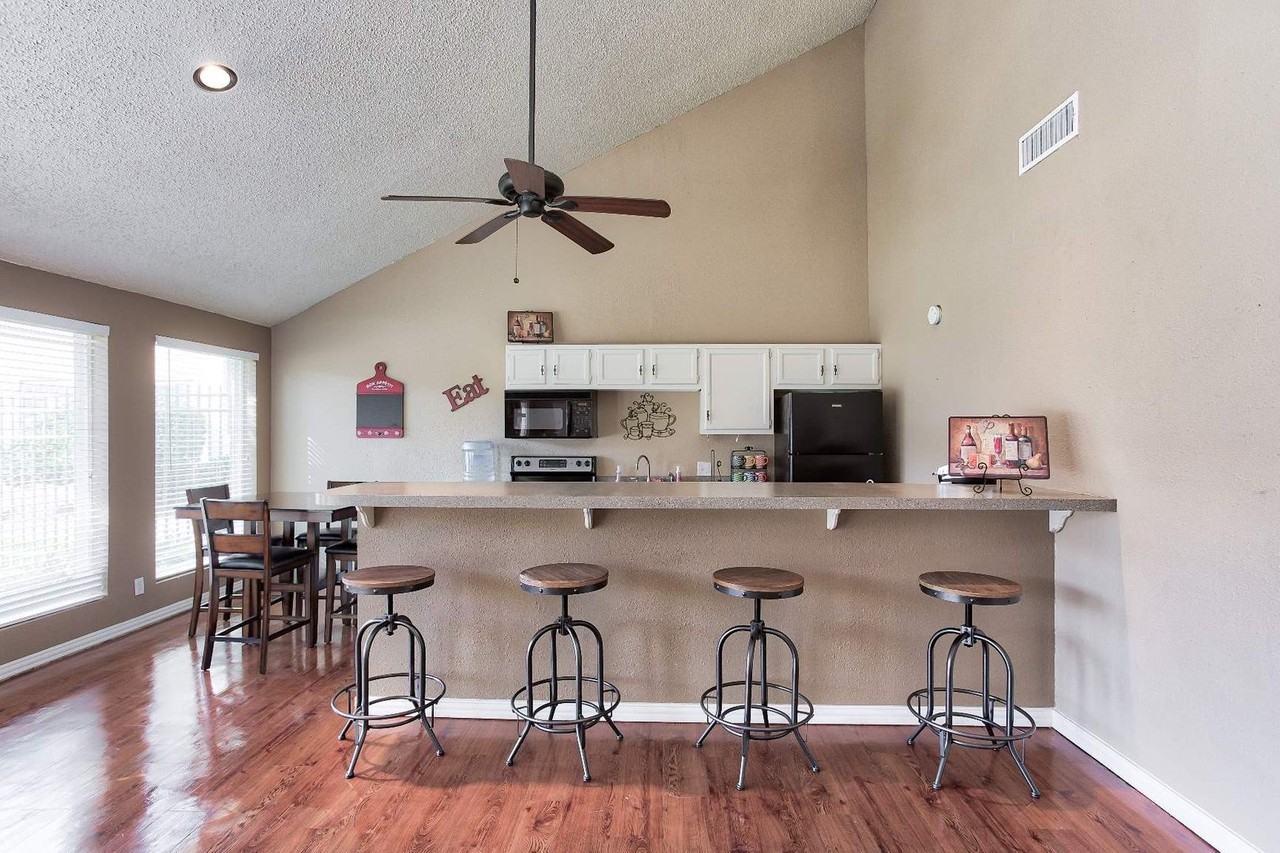 Pebblebend Apartments - Photo 2 of 50