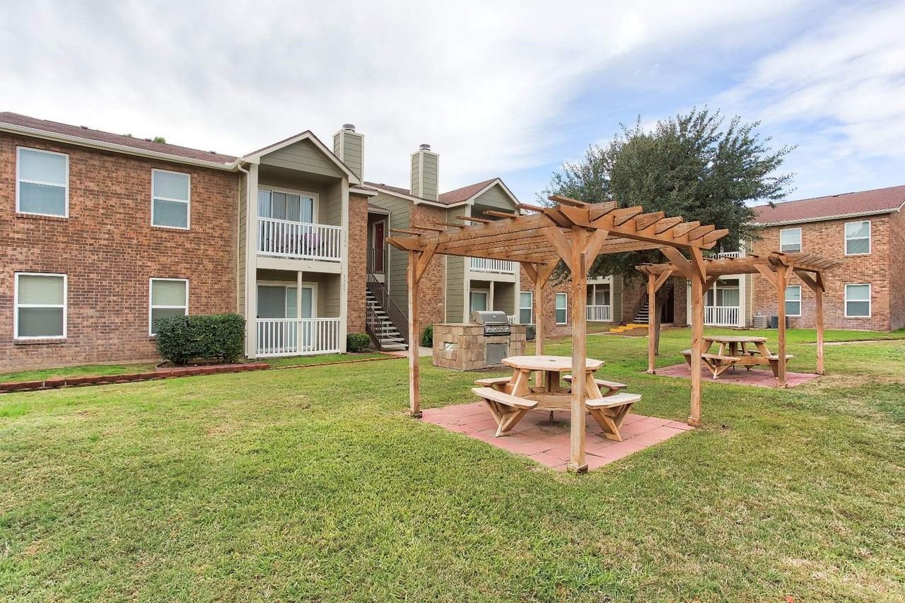 Pebblebend Apartments - Photo 3 of 50