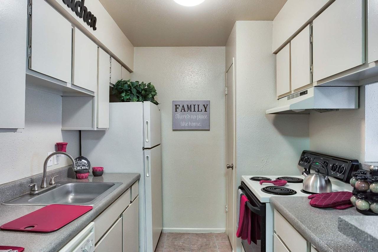 Pebblebend Apartments - Photo 4 of 50