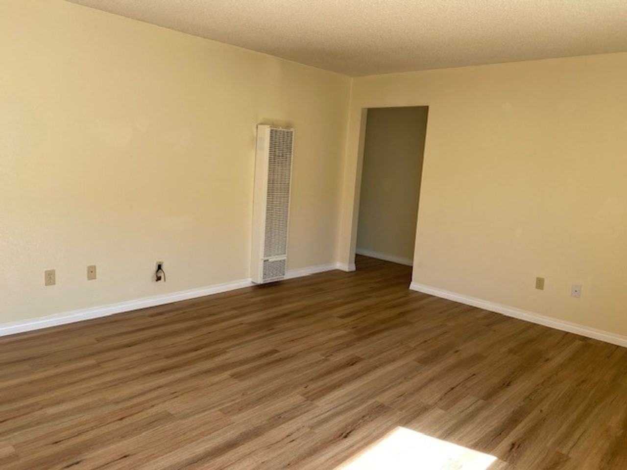 1415-1419 Longbranch - Photo 5 of 15