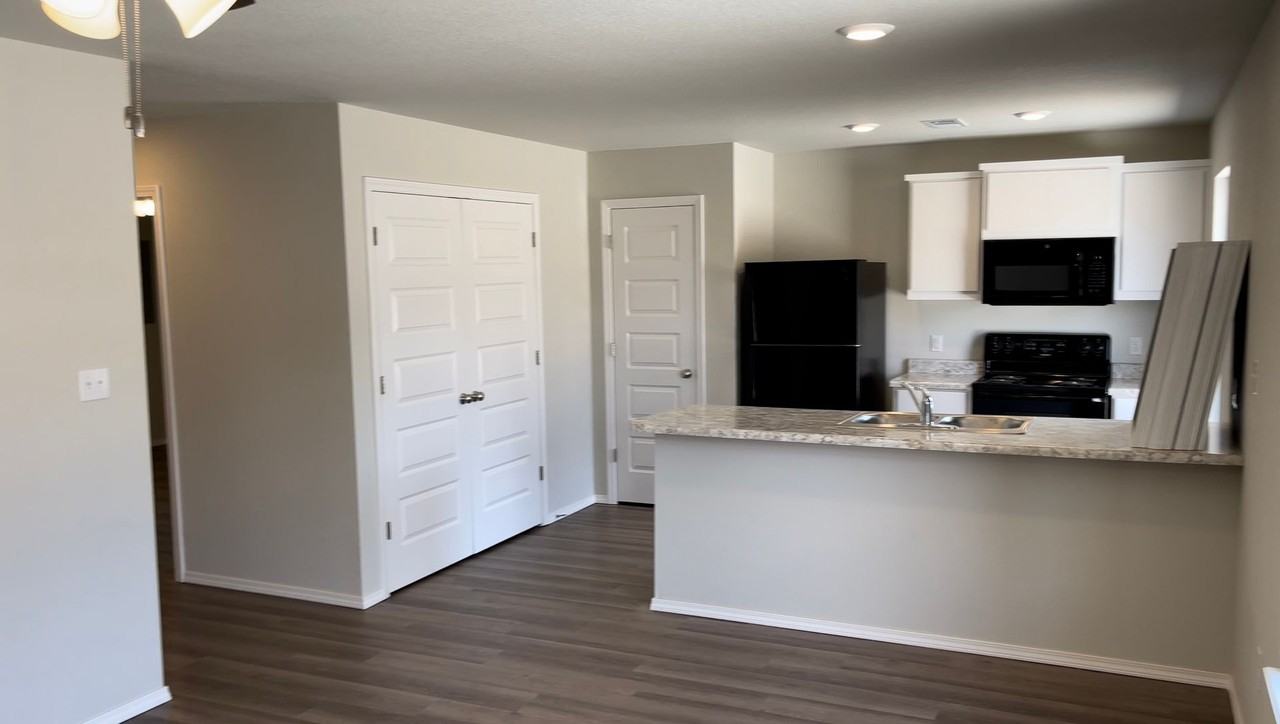 2215 Forrest Loop - Photo 2 of 12