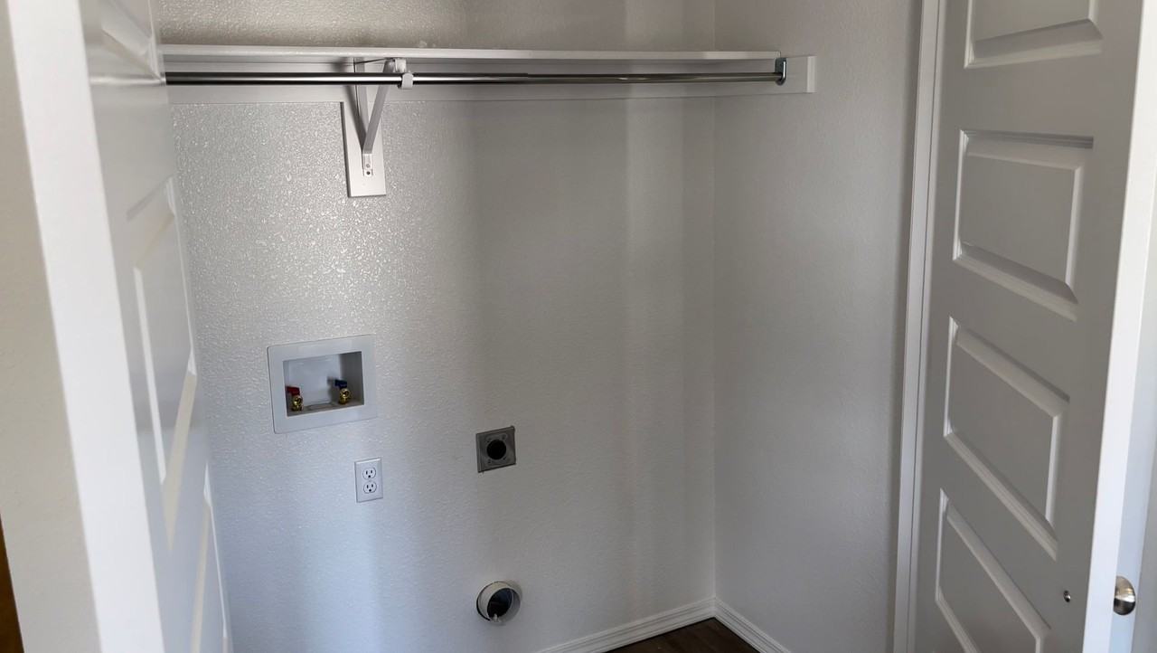 2215 Forrest Loop - Photo 4 of 12