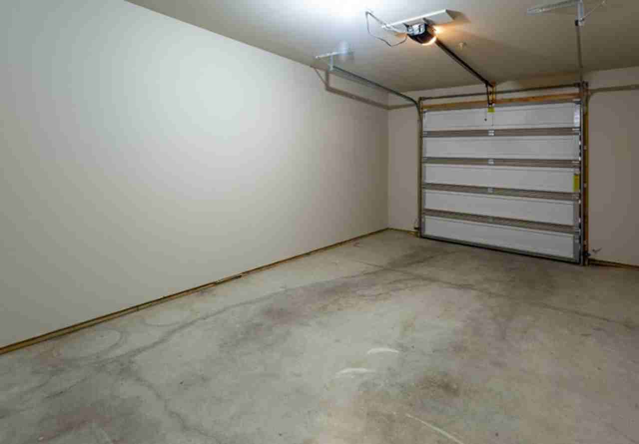 1100 Hunters Run Drive - Photo 7 of 7