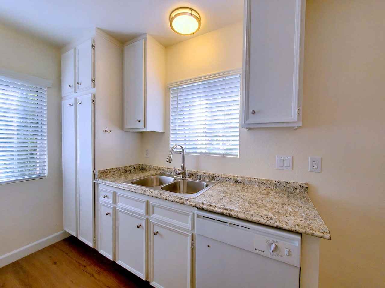Lauretta 7 - Photo 5 of 15