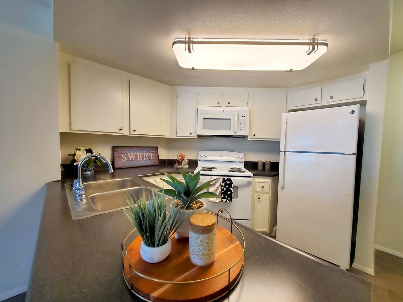 Villas on B Street - Photo 4 of 9