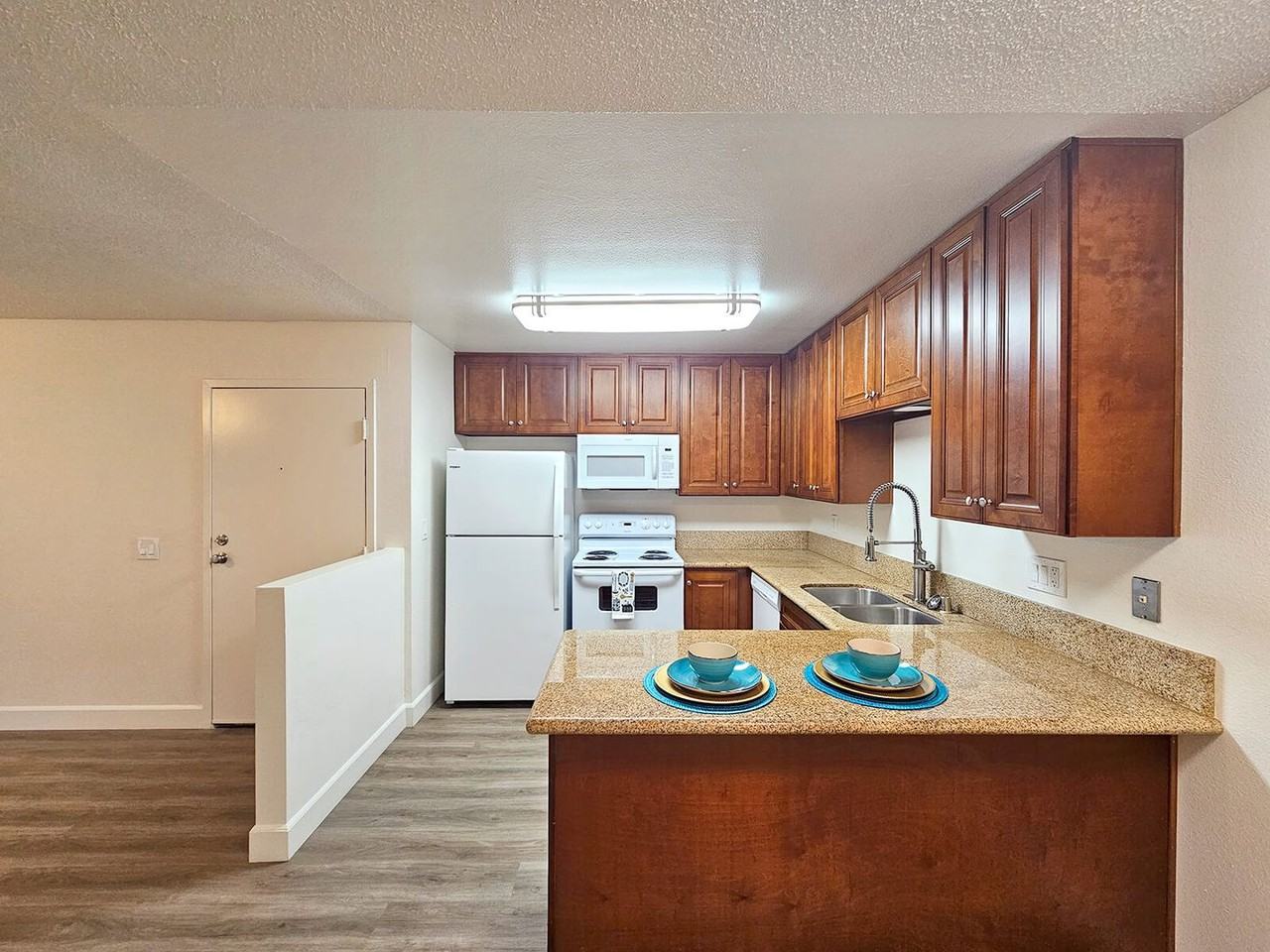 The Vine Apts. - Photo 4 of 23