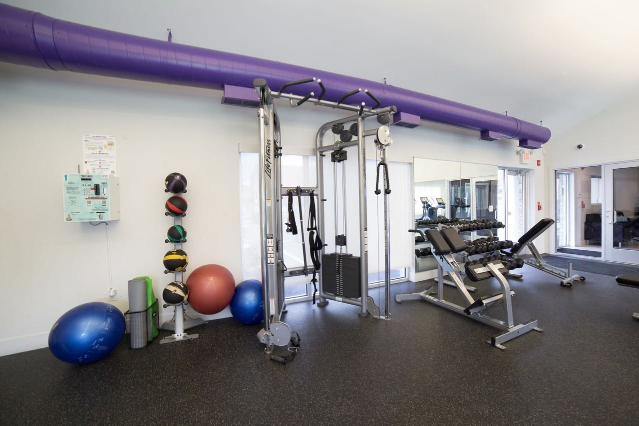 Edge at Greentree - Photo 5 of 50