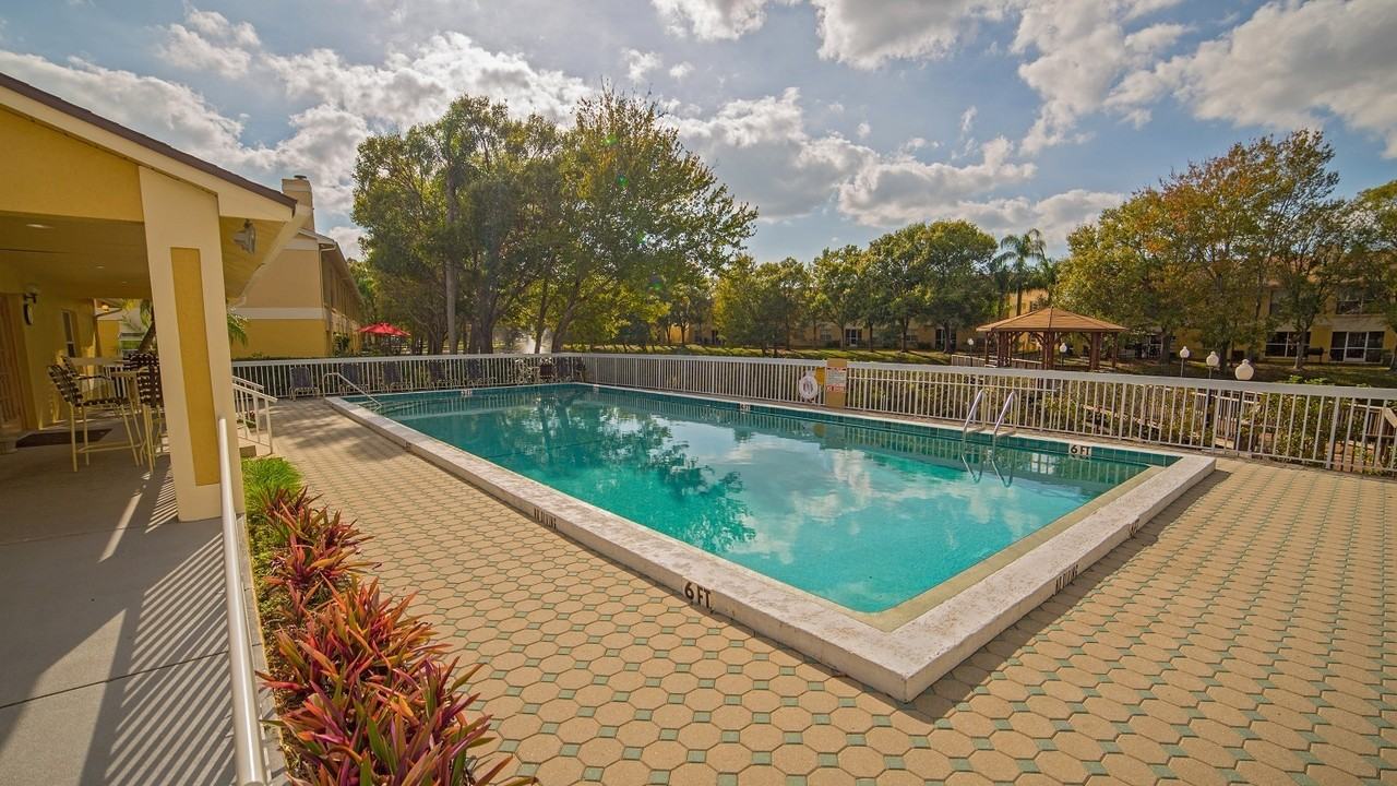 Monterey Lakes Apartments - Photo 5 of 50