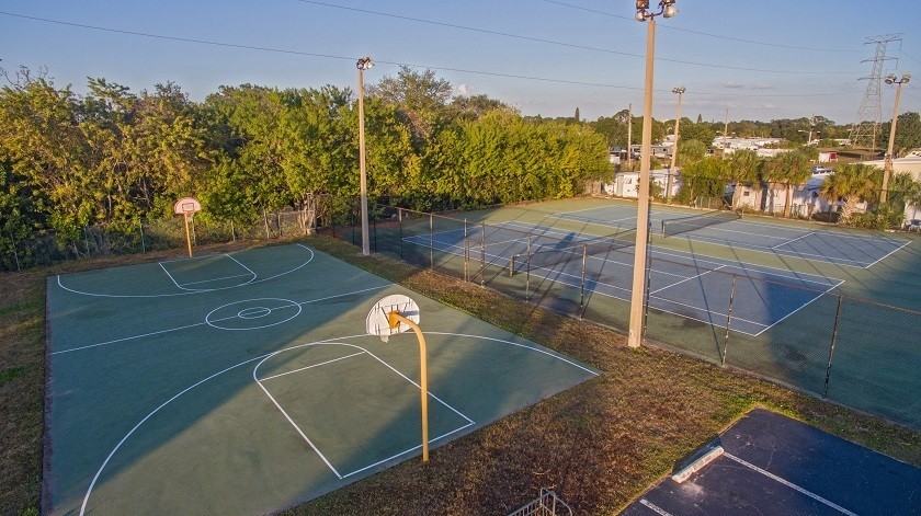 Monterey Lakes Apartments - Photo 7 of 50