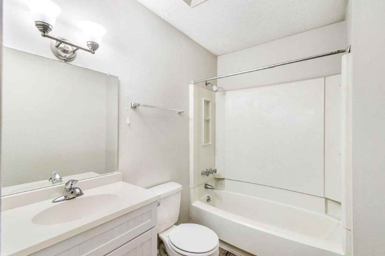 2800 Bradford Place - Photo 3 of 11