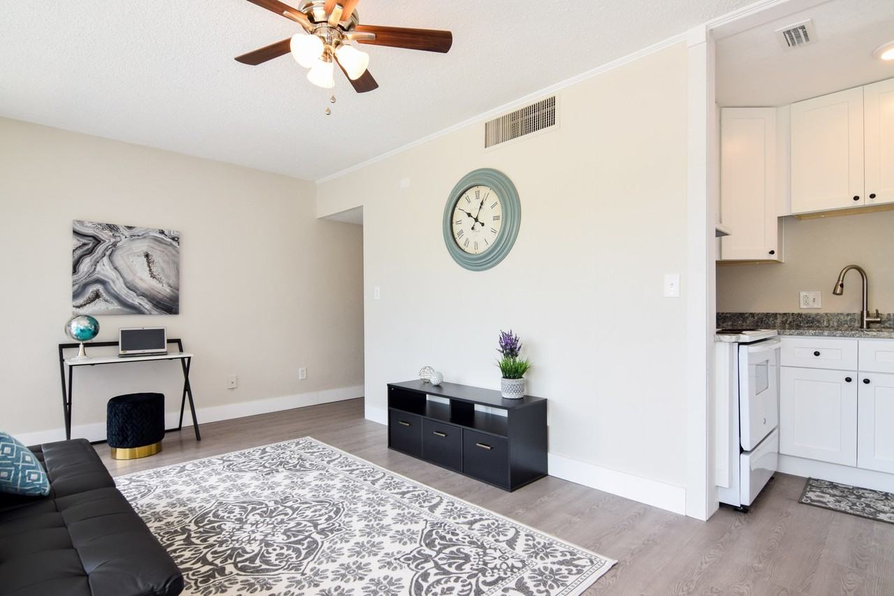 Aria Flats - Photo 3 of 15