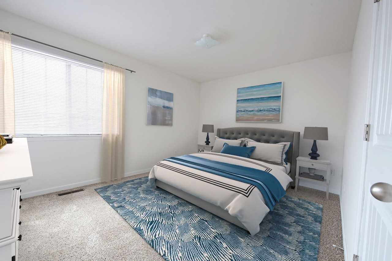 2 bedroom/ 1.5 bathroom Townhouse with walk - Photo 2 of 10