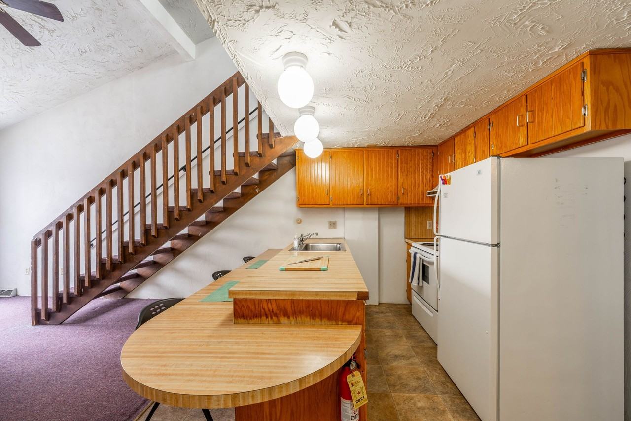 THE LOFTS - Photo 4 of 17