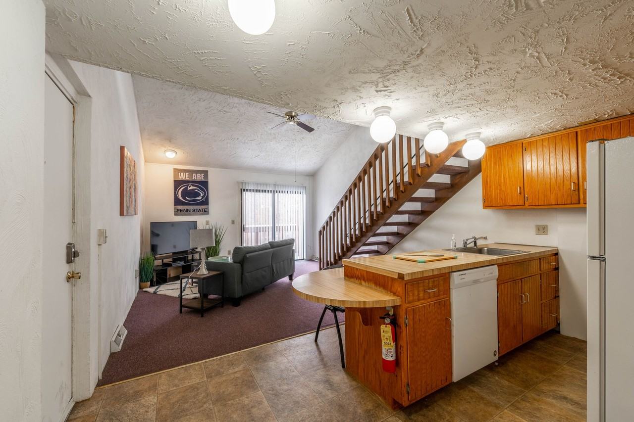 THE LOFTS - Photo 5 of 17