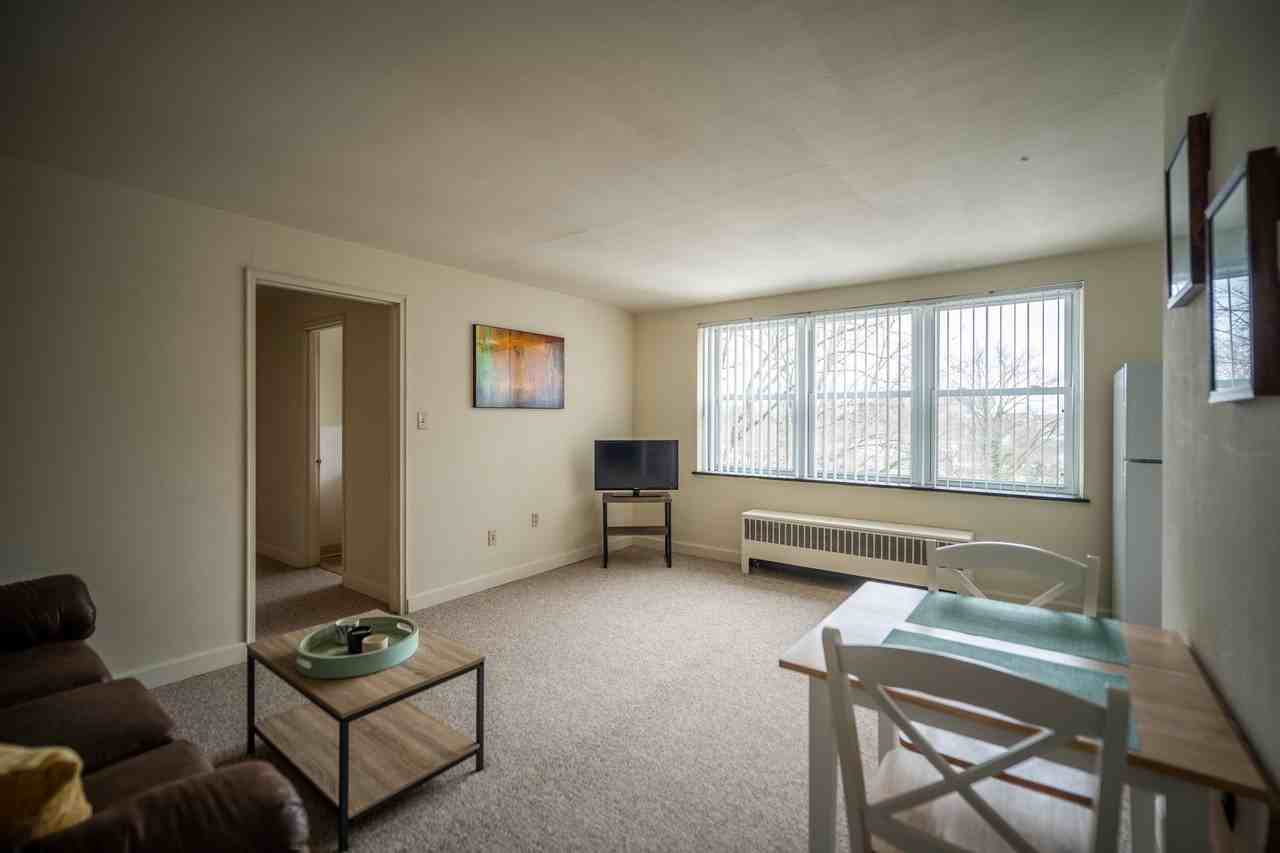 225 S Buckhout St - Photo 7 of 19