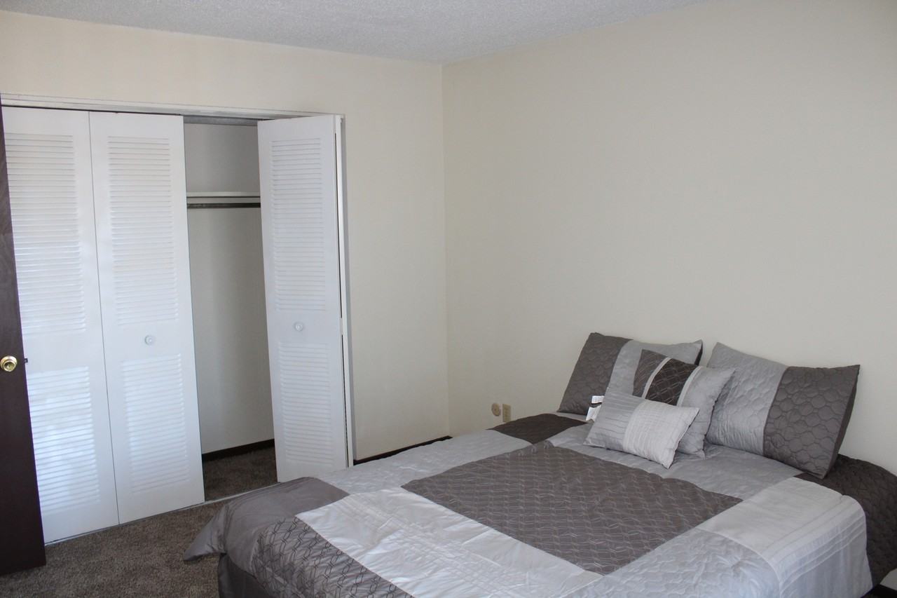 Stones Crossing Apartments - Photo 5 of 16