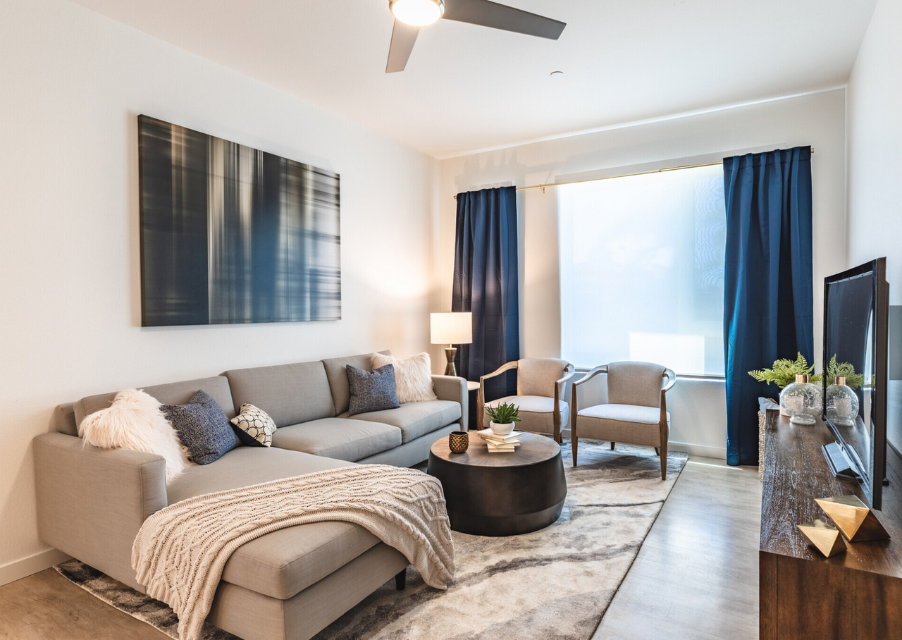 Urbana Chula Vista Luxury Apartments - Photo 4 of 50