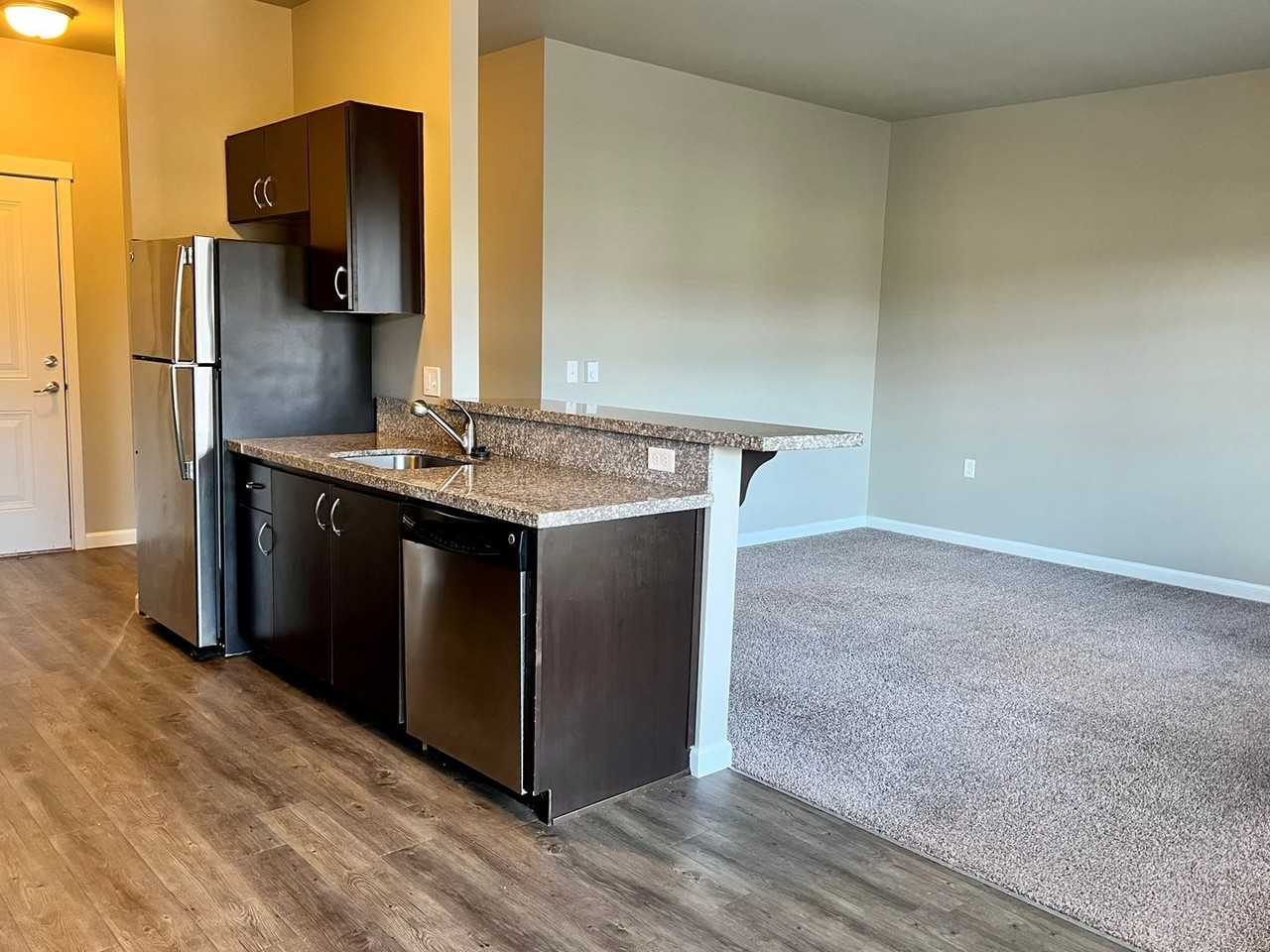 Encore Apartments – Modern Living in South Salem! - Photo 3 of 50