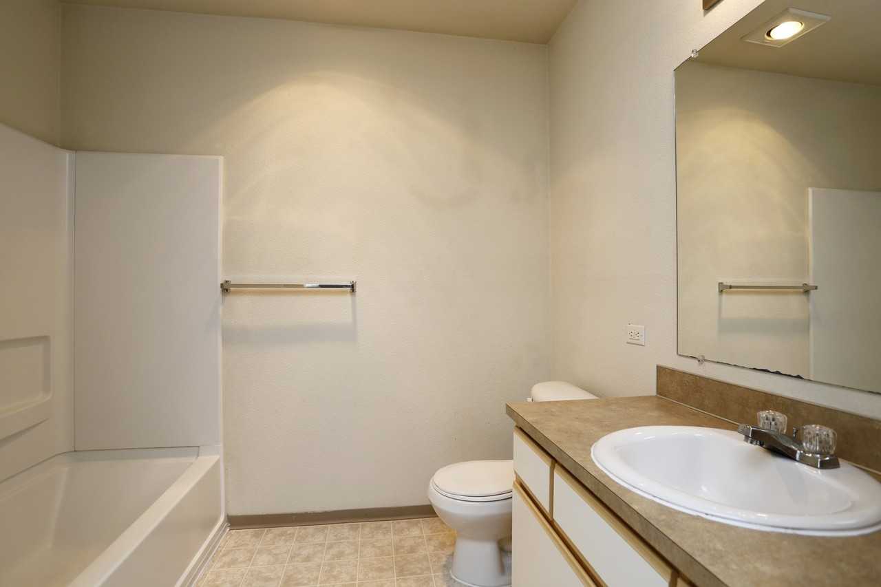 Gateway Village Apartments - Photo 7 of 50