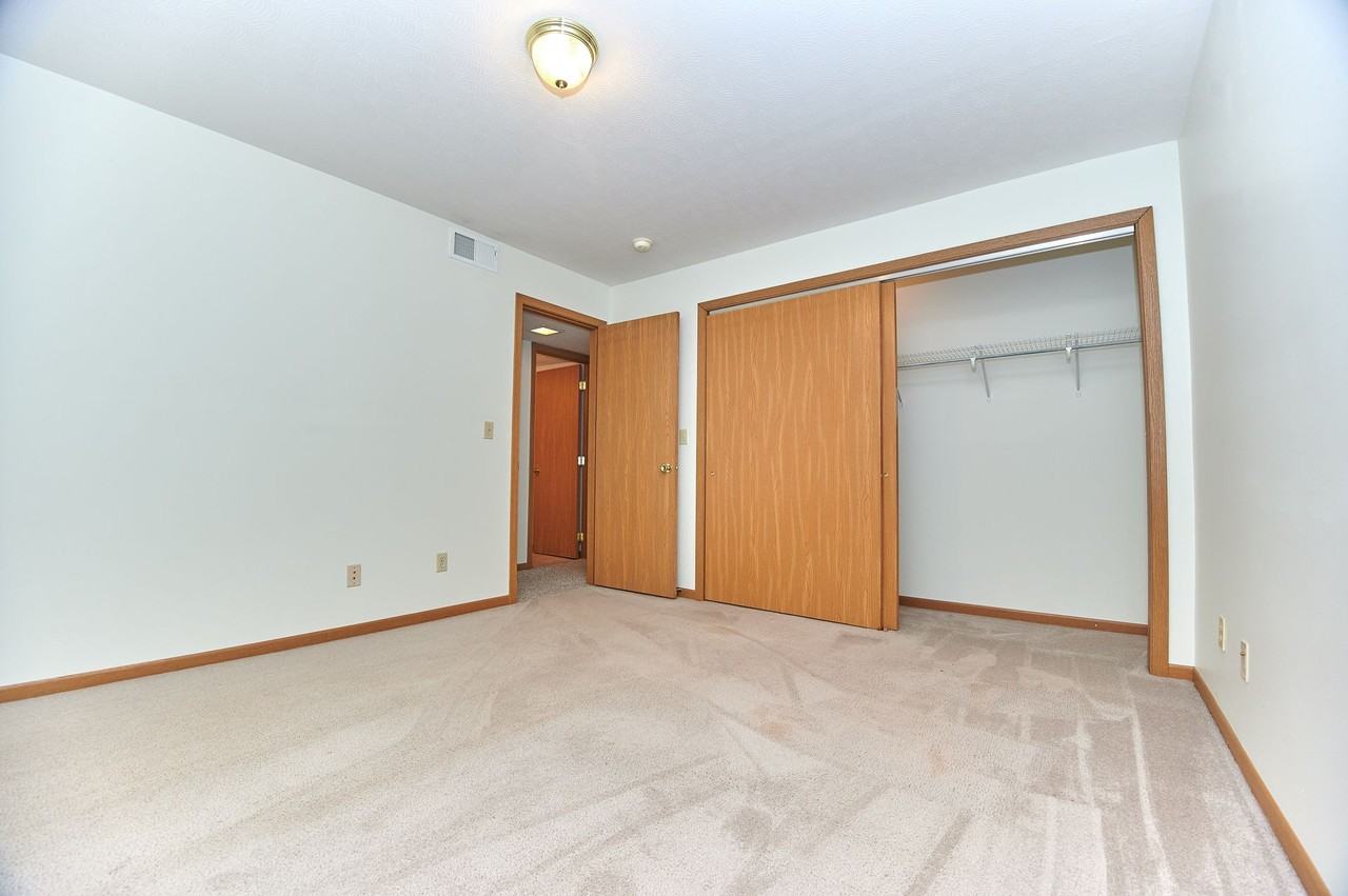 Pineview Apartments - Photo 4 of 34