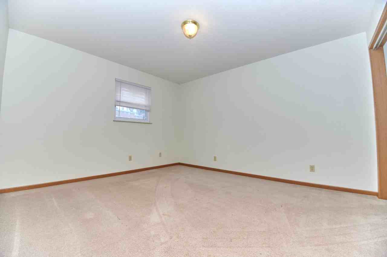 Pineview Apartments - Photo 7 of 34