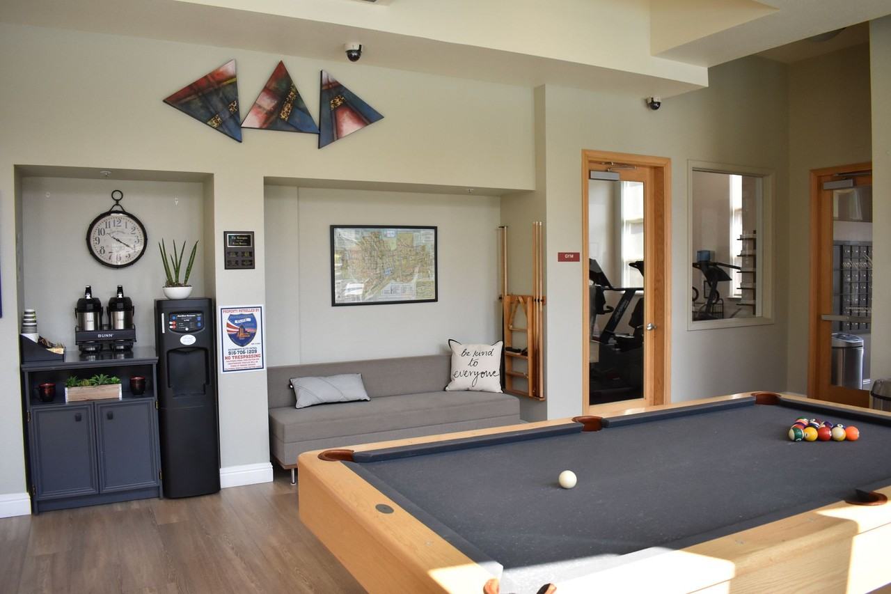 The Lexington - Photo 4 of 9