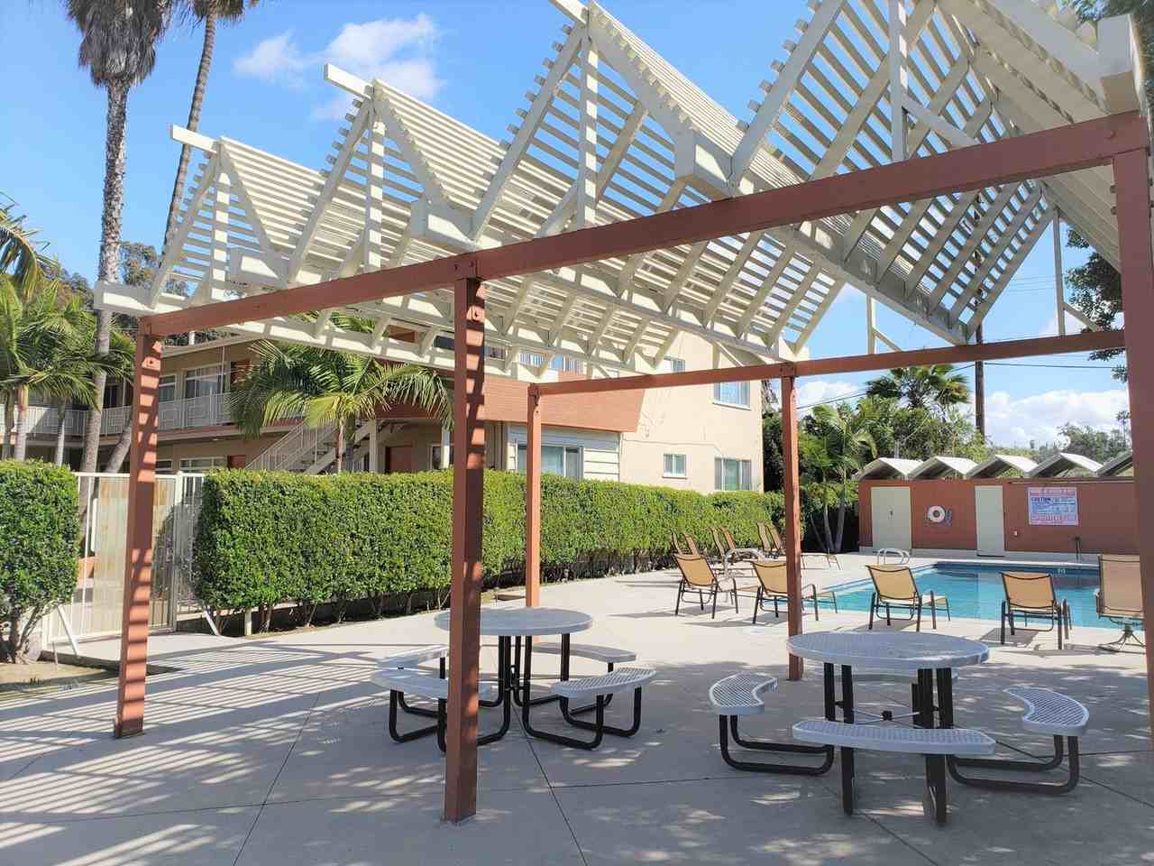 Keswick Court Apartments - Photo 3 of 26