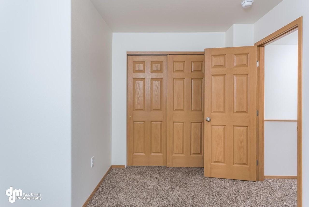 2454 W Ben Hogan Ave - Photo 7 of 20