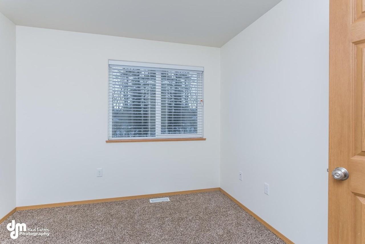 2454 W Ben Hogan Ave - Photo 3 of 20