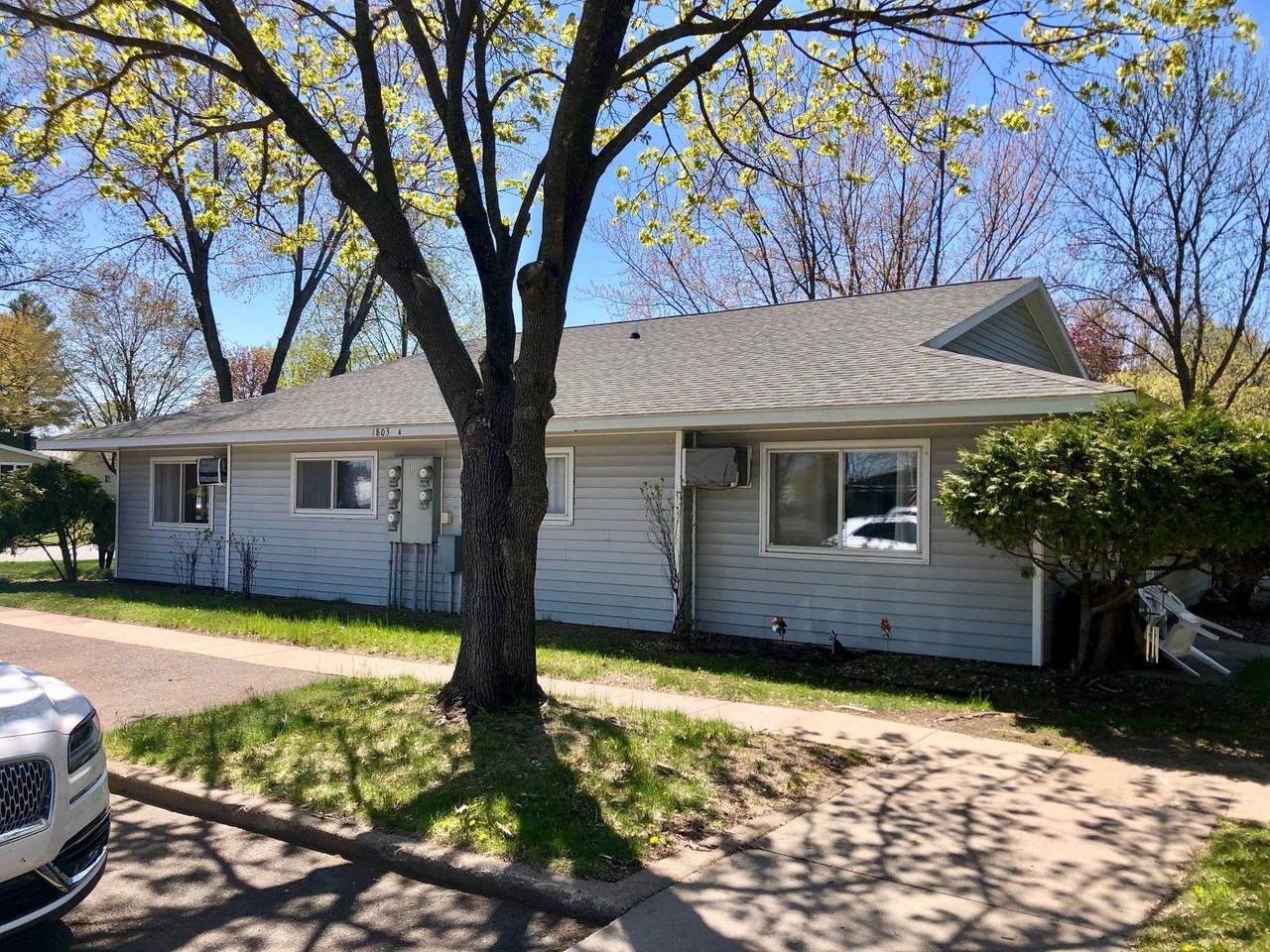 All one level, private entry units! - Photo 2 of 9