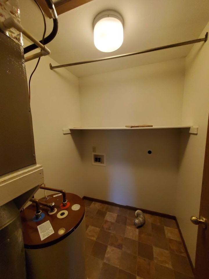 189 W Hickory Point Road - Photo 5 of 9