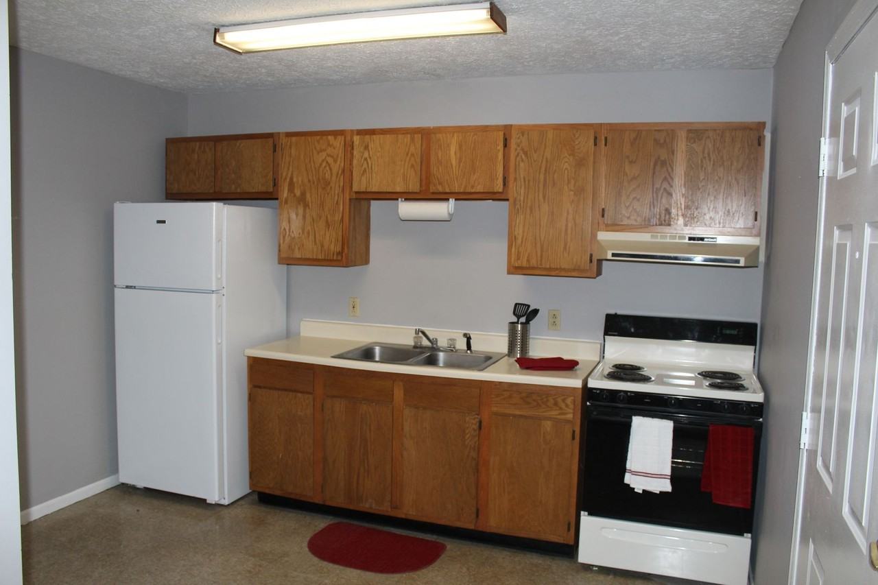 1095 Spruce St. - Photo 4 of 7