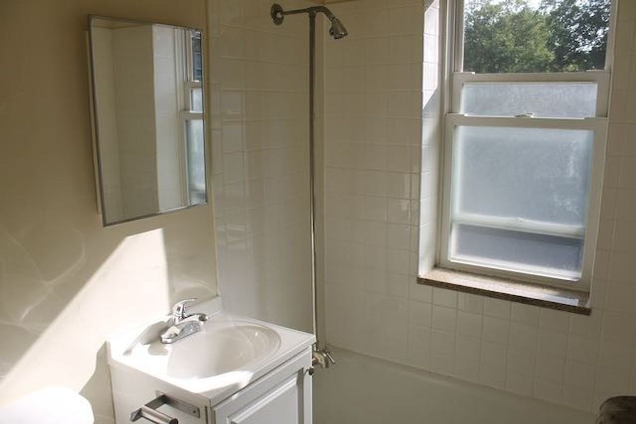 164 - 816 Simpson Street* - Photo 6 of 8