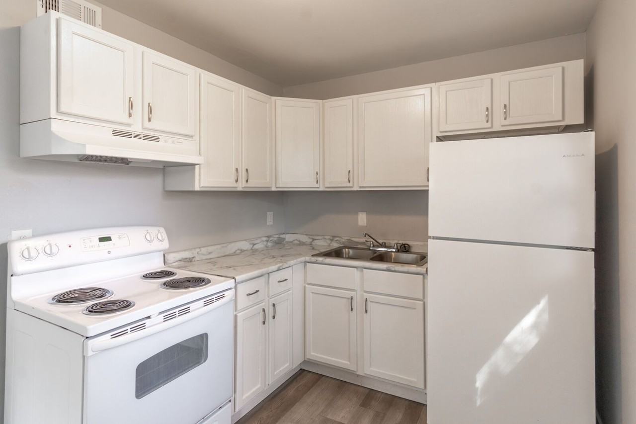 One Forty Flats - Photo 2 of 13