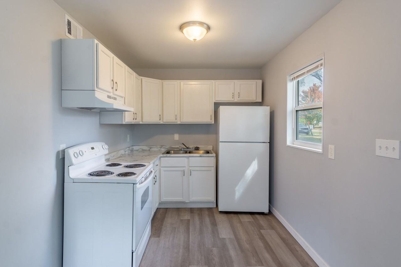 One Forty Flats - Photo 4 of 13