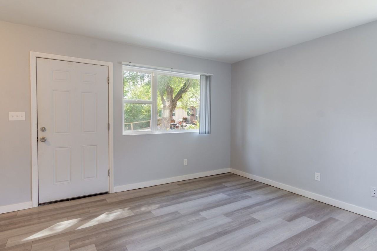 One Forty Flats - Photo 6 of 13