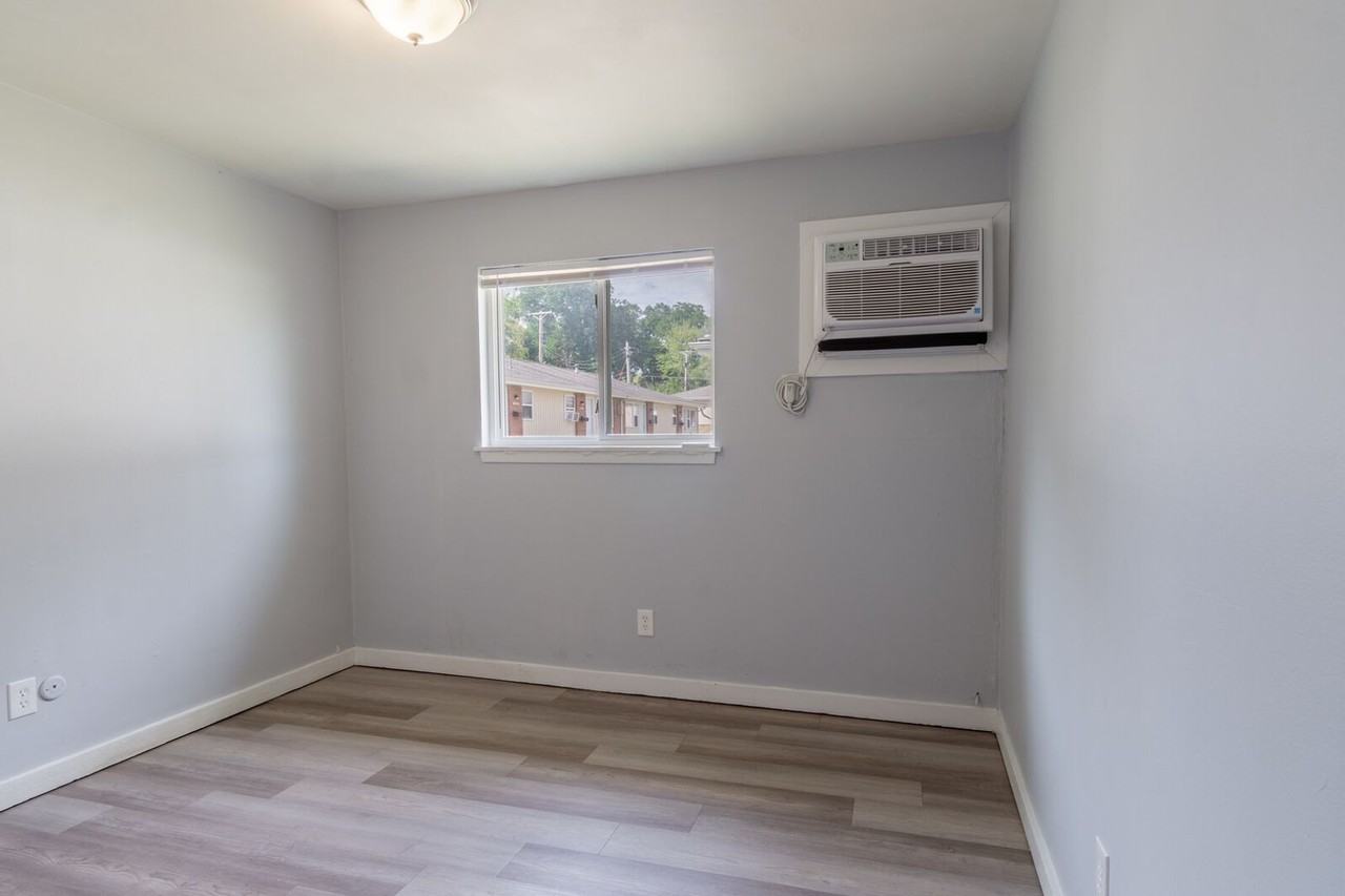 One Forty Flats - Photo 7 of 13