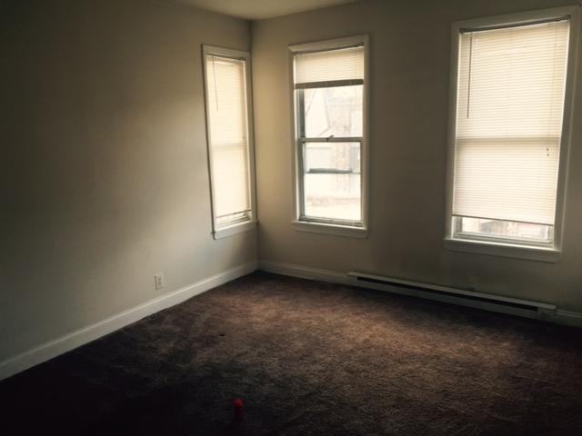 Montrose Apartments! - Photo 5 of 5