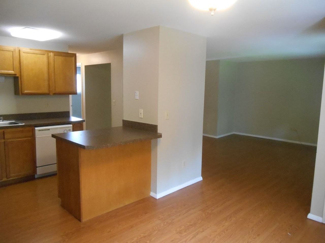 Willow Wood Apartment Homes - Photo 4 of 33