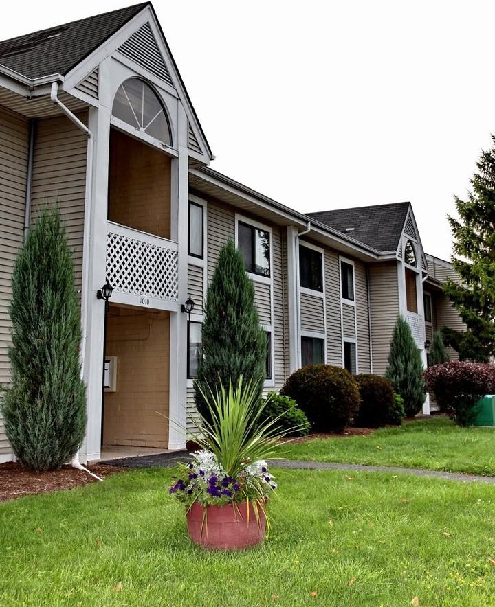 Clarendon Heights - Photo 2 of 9