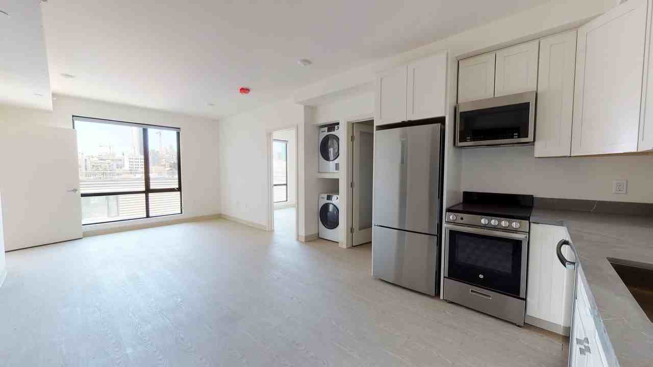 363 6th St - Photo 4 of 18