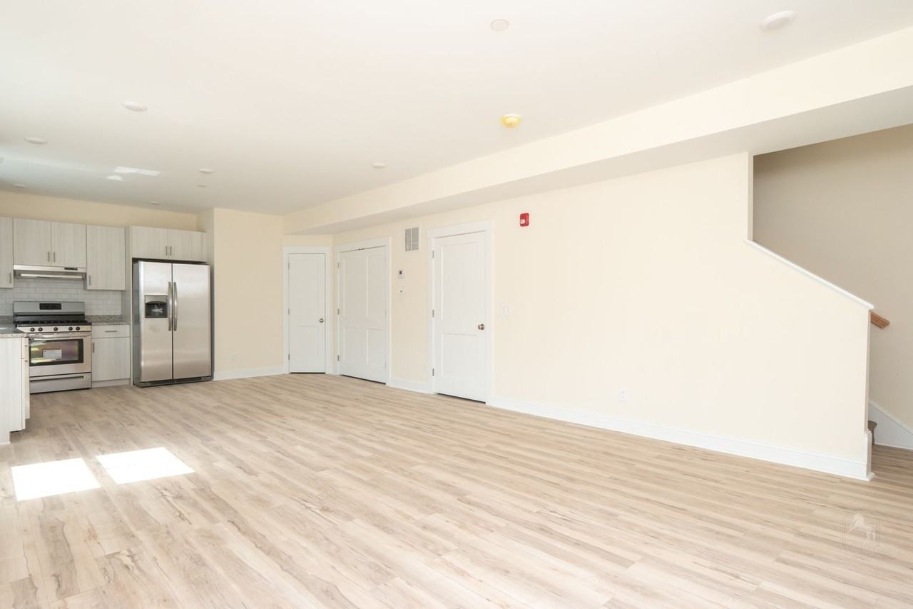 Folger's  Landing - Photo 7 of 28