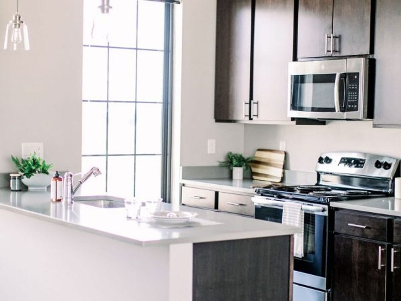 1630 Sw Westview Dr - Photo 2 of 11