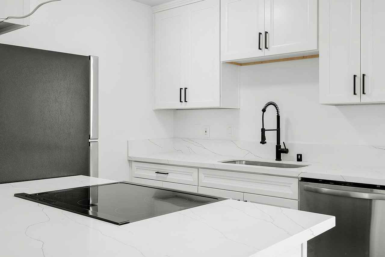 Lone Palm Terrace - Photo 5 of 23