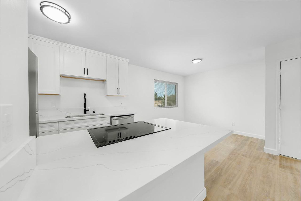 Lone Palm Terrace - Photo 6 of 23