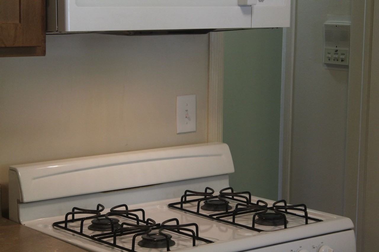 288 - *721-27 Austin Building* - Photo 2 of 9